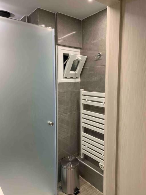 Lux Appartment , 3 Rooms Full Extra , City Center Солун Екстериор снимка