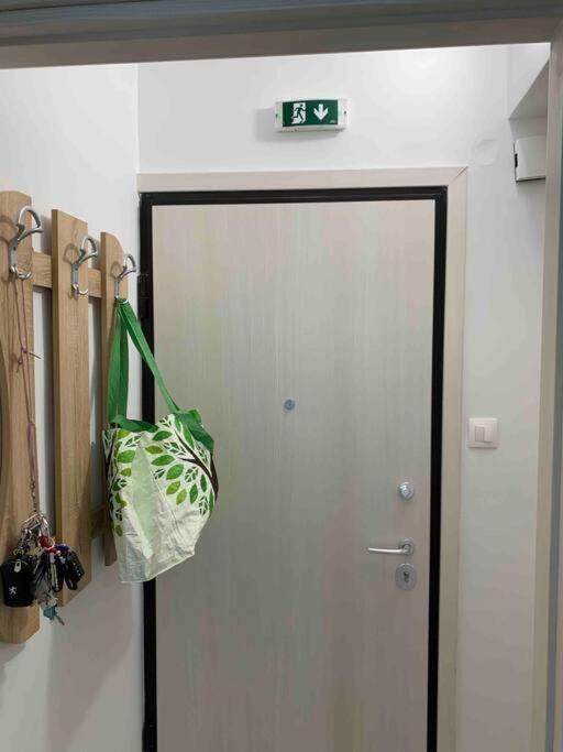Lux Appartment , 3 Rooms Full Extra , City Center Солун Екстериор снимка